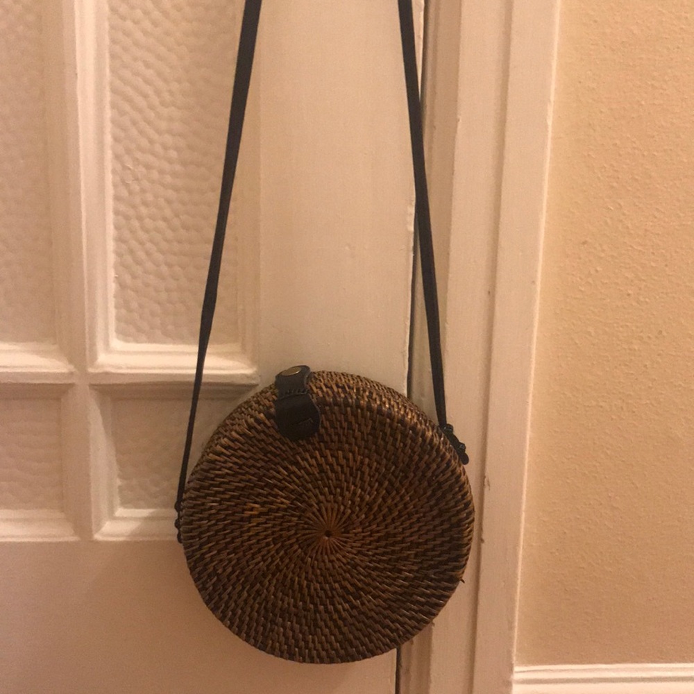 Round Rattan Bali crossbody - Picture 2 of 6